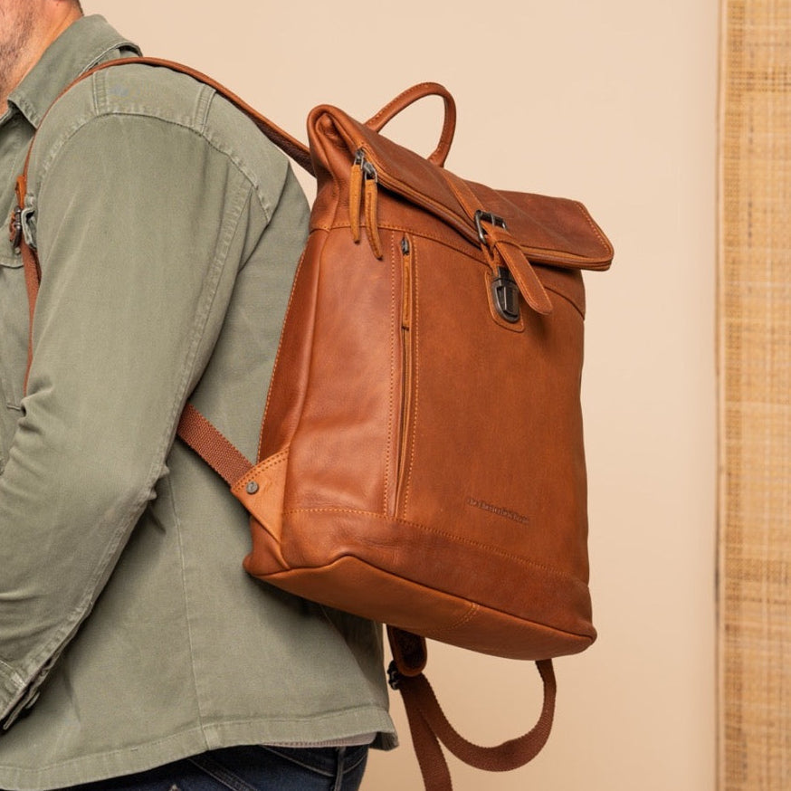Larsson Full-Grain Leather Laptop Backpack – Vista alternativa del producto 2