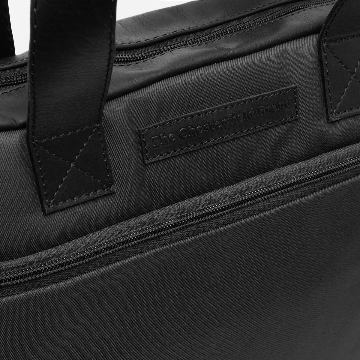 Vista interior Showing Dedicated Padded Laptop Sleeve &amp; Multi-Compartment Organization