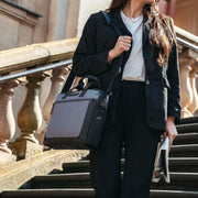 Narvik Full-Grain Leather Laptop Bag para Mujer – Vista alternativa del producto 3