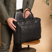 Tacama Full-Grain Leather Laptop Bag para Mujer - Structured Side Profile Showing Gusset Depth &amp; Expansion Capacity