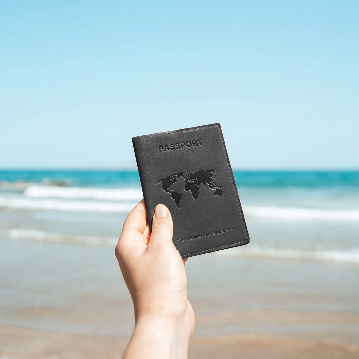 Classic 100% Full-Grain leather Goods - Vista trasera con ajuste entallado en hombros y bajo impecable