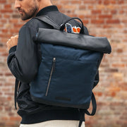 Bornholm Full-Grain Leather Roll-top Backpack para Mujer – Vista alternativa del producto 2