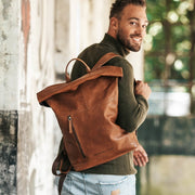 Liverpool Full-Grain Leather Roll-top Backpack para Mujer – Vista alternativa del producto 2