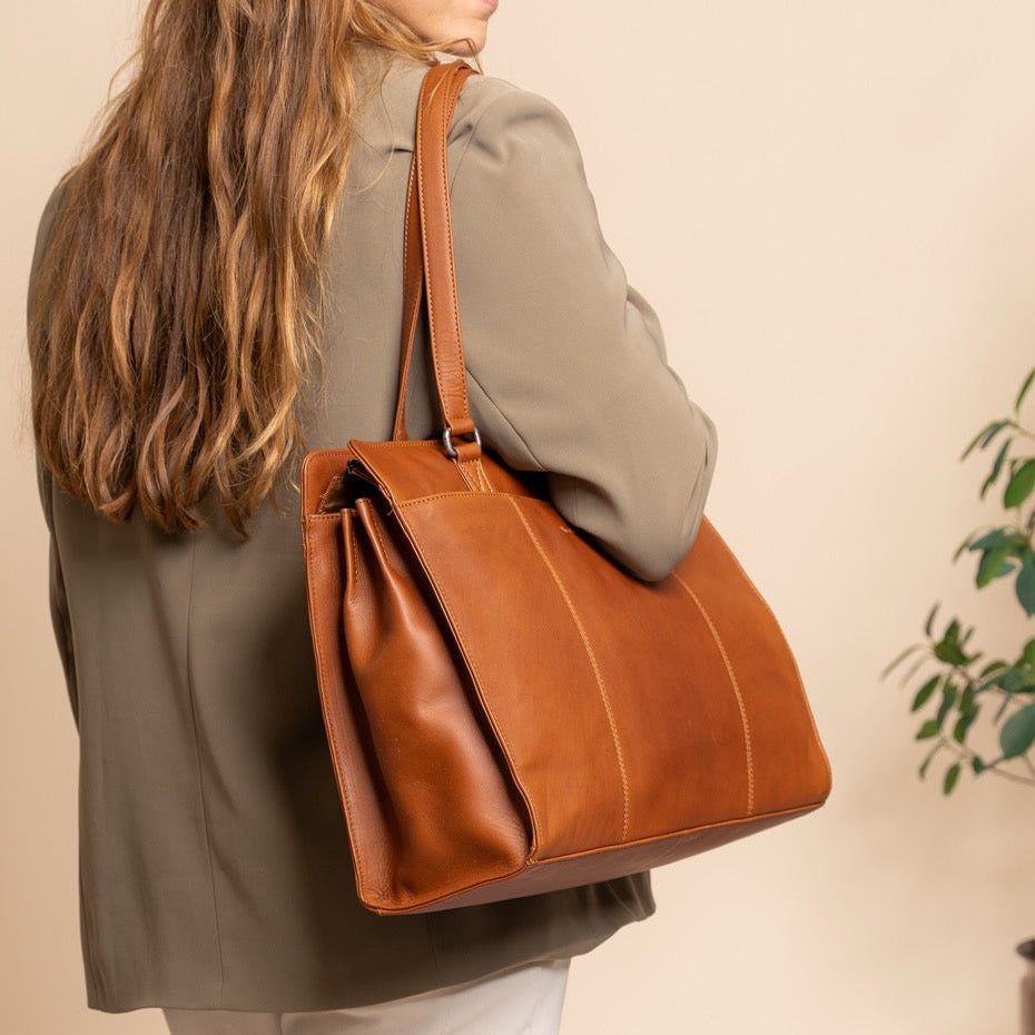 
Fidenza Bolso de hombro de cuero flor – alternate product view 2