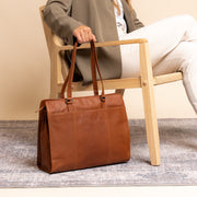 
Fidenza Bolso de hombro de cuero flor – alternate product view 3