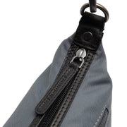 
Classic 100% Full-Grain leather Bag - Perspectiva trasera con correas de cuero reforzadas