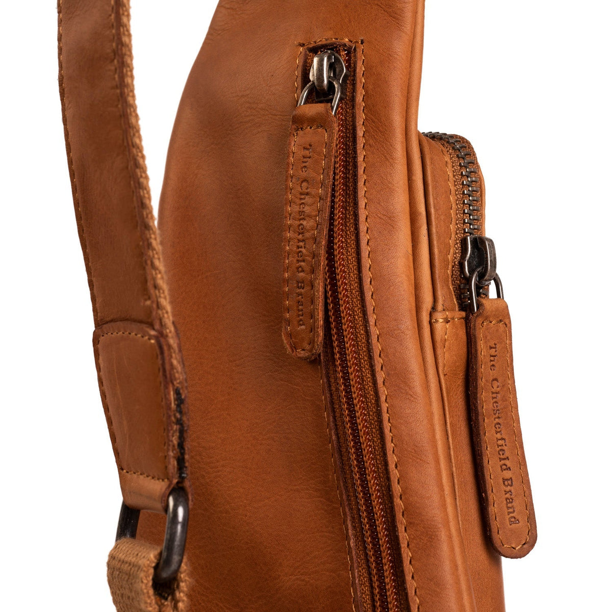 Cognac Leather Sling Bag Logan para Mujer, detail view 3