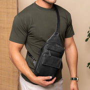 
Classic 100% Full-Grain leather Bag - Perspectiva trasera con correas de cuero reforzadas