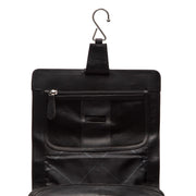 
Vista de detalle of Classic Collar & Heavy-Duty Zipper Hardware on Rosario Neceser de cuero flor