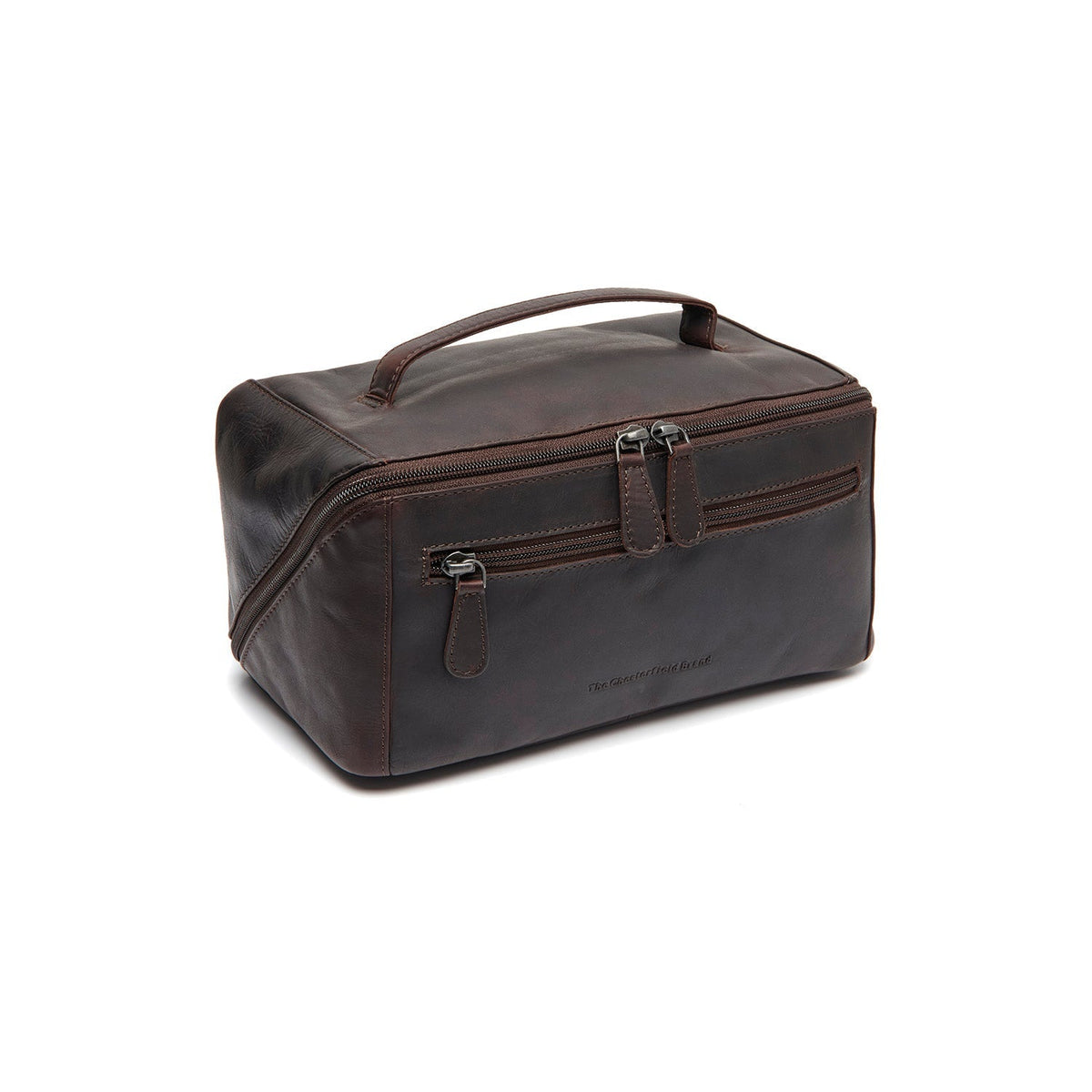 Styled Fit Perspective of Trevia Full-Grain Leather Toiletry Bag para Mujer on Model - Natural Daylight Drape