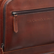 
Vista de detalle of Classic Collar & Heavy-Duty Zipper Hardware on Leather Trolley San Marino para Mujer para Mujer
