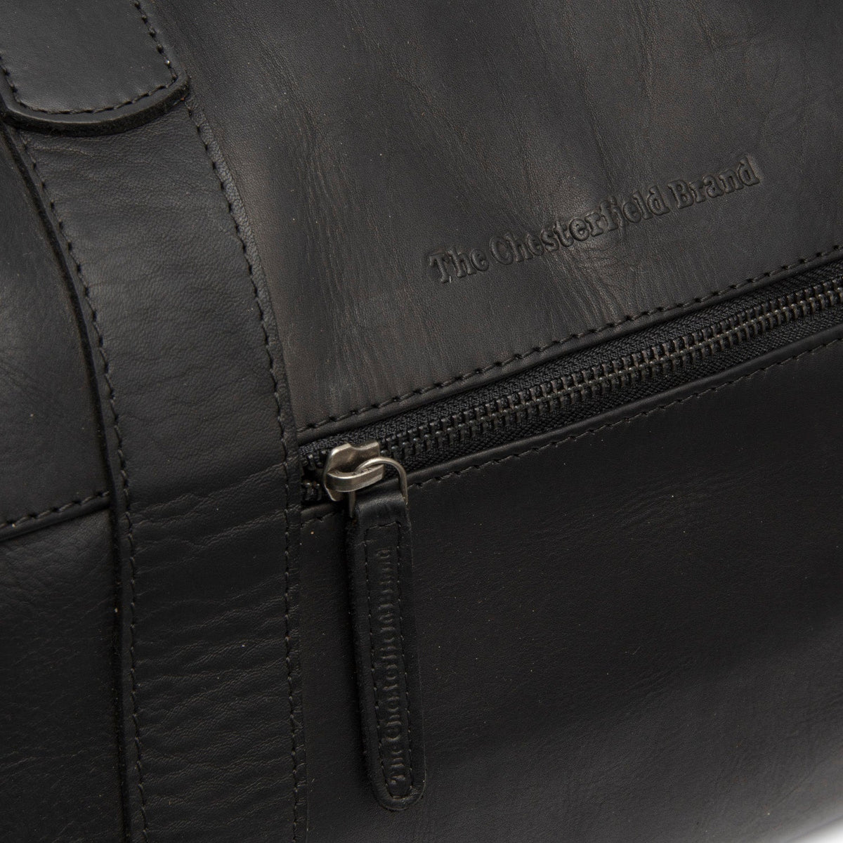
Portsmouth II Bolsa de viaje weekender de cuero flor - Perfil lateral estructurado con profundidad de fuelle