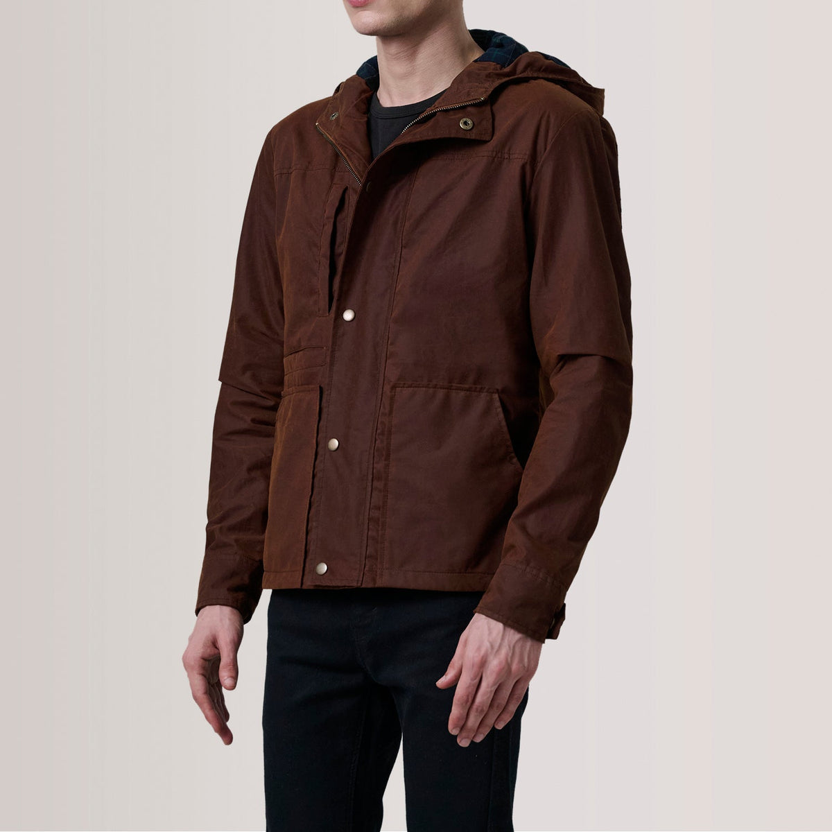 
Marlo Marrón Canvas Hooded Work Chaqueta de Cuero para Hombre For Men - Vista lateral mostrando el corte ergonómico de mangas
