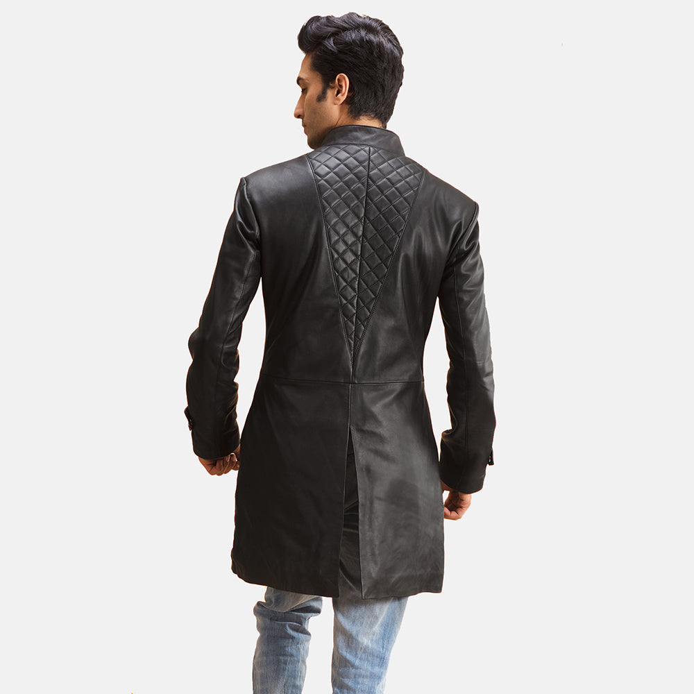 Men's Midlander Acolchado Negro Abrigo de Cuero para Hombre - Vista de perfil lateral con corte ergonómico de manga