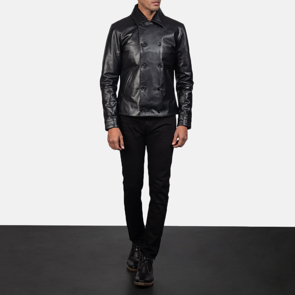 
Mod Negro Leather Peacoat para Hombre - Vista lateral mostrando el corte ergonómico de mangas