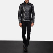 
Mod Negro Leather Peacoat para Hombre - Vista lateral mostrando el corte ergonómico de mangas
