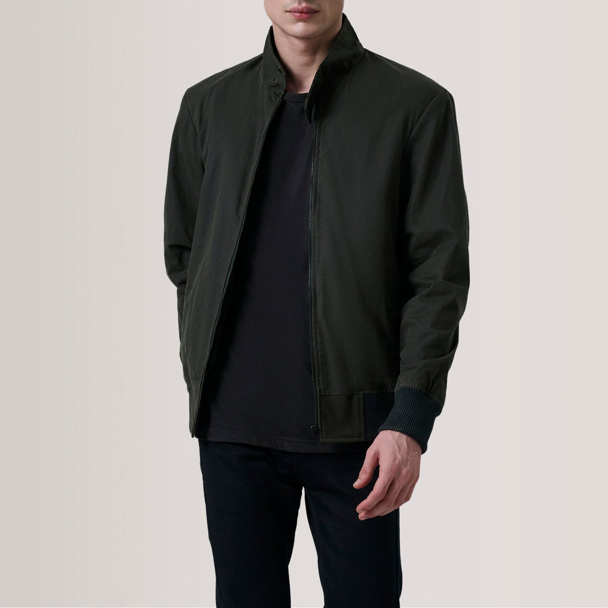 Morrison Olive Canvas Cazadora Bomber de Cuero para Hombre For Men in Olive Waxed Cotton Canvas - Vista frontal y silueta a medida | Comprar online