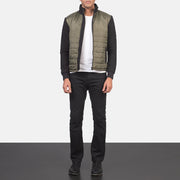 
Nashville Acolchado Verde Windbreaker Chaqueta de Cuero para Hombre - Vista lateral mostrando el corte ergonómico de mangas