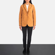 Women's Norma Brown Suede Blazer - Vista de perfil lateral con corte ergonómico de manga