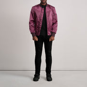 
Vista de detalle of Varsity & Zipper Hardware on Quinton MA-1 Granate Chaqueta Bomber de Cuero para Hombre