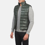
Green Sheepskin leather Vest - Vista posterior con hombros definidos y bajo impecable