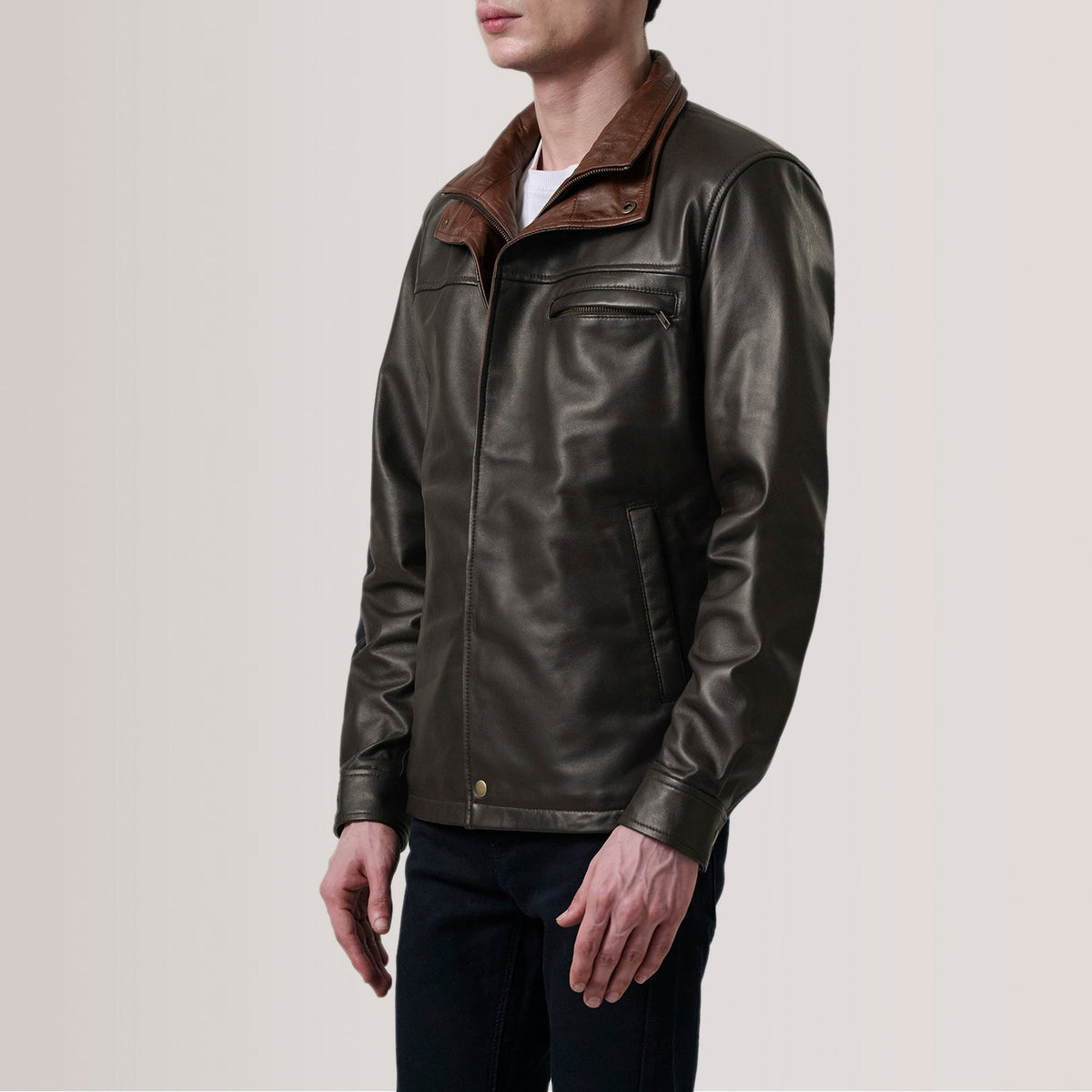 Sean Marrón Leather Classic Chaqueta de Cuero para Hombre For Men - Vista de perfil lateral con corte ergonómico de manga