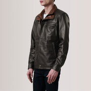 Sean Marrón Leather Classic Chaqueta de Cuero para Hombre For Men - Vista de perfil lateral con corte ergonómico de manga