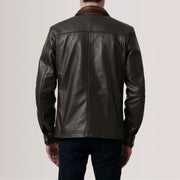 Detalle de cerca of Shirt &amp; Zipper Hardware on Sean Marrón Leather Classic Chaqueta de Cuero para Hombre For Men