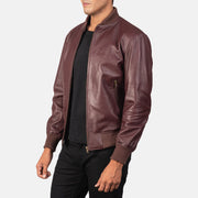 
Maroon Sheepskin Leather Bomber Jacket - Vista posterior con hombros definidos y bajo impecable
