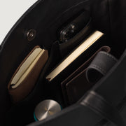 
The Poet Bolso tote de cuero – alternate product view 8
