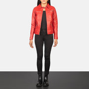 Women's Tomachi Red Leather Jacket - Vista de perfil lateral con corte ergonómico de manga