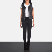 Women's Vanda Negro Leather Biker Vest para Mujer - Vista de perfil lateral con corte ergonómico de manga