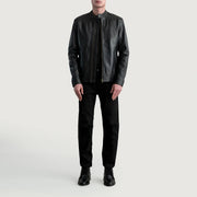 Detalle de cerca of Snap Button &amp; Zipper Hardware on Zen Negro Chaqueta Biker de Cuero para Hombre