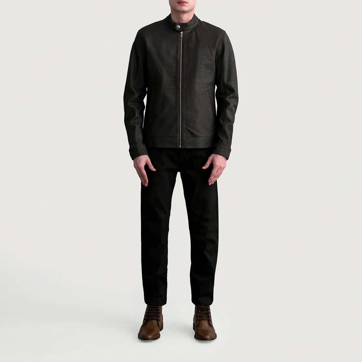 Detalle de cerca of Snap Button &amp; Zipper Hardware on Zen Tumbled Marrón Chaqueta Biker de Cuero para Hombre